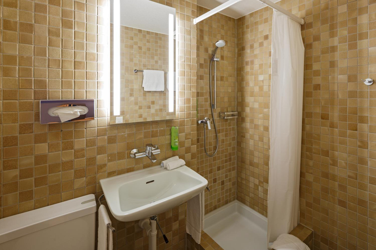 Bathroom 8