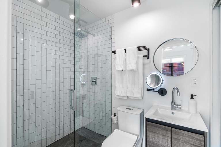 Bathroom 5, Lux Retreat By Renzzi, Miami-Dade