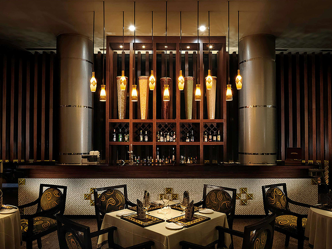 Food & Drinks 15