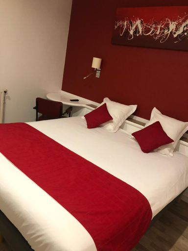 Bedroom 3, Cit'Hotel Europeen, Charente