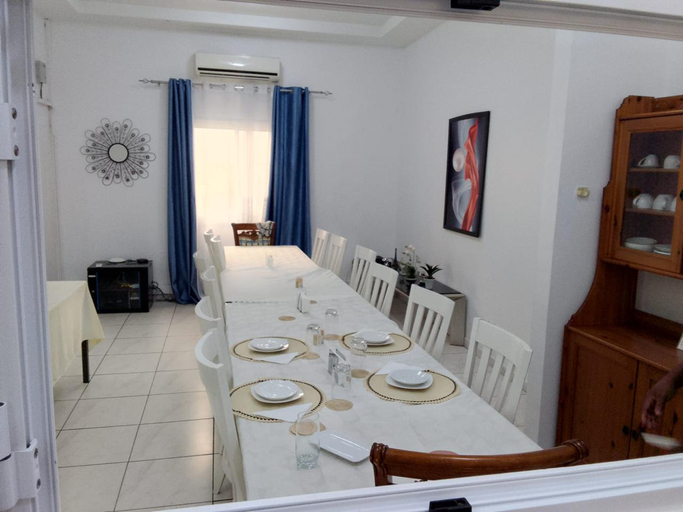 Others 5, Casa Natalia, Ingombota
