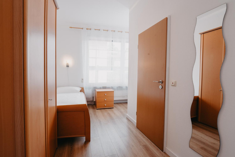 Bedroom 2, Hotel-Gasthof Zur Krone, Aschaffenburg