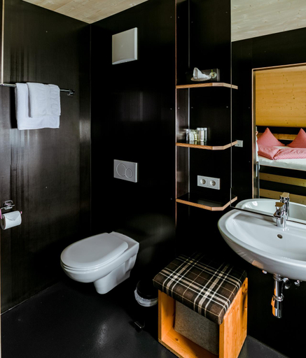 Bathroom 3, Refugio Laudegg, Landeck