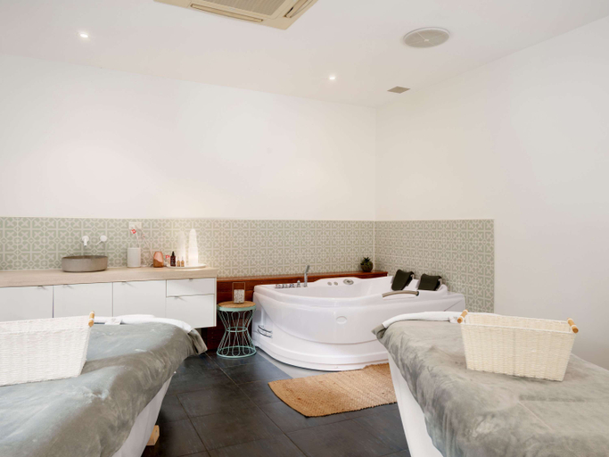 Bathroom 3, Mercure Kooindah Waters Central Coast, Wyong - South and West