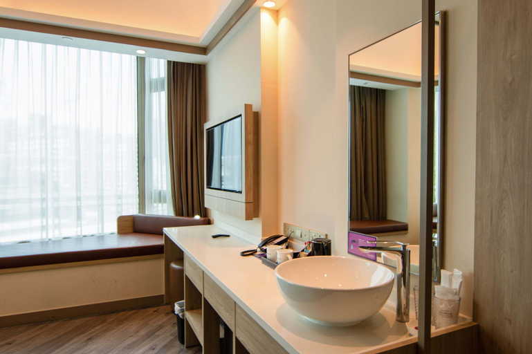 Bathroom 14