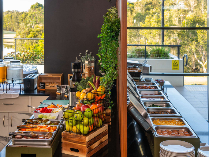 Food & Drinks 4, Mercure Kooindah Waters Central Coast, Wyong - South and West