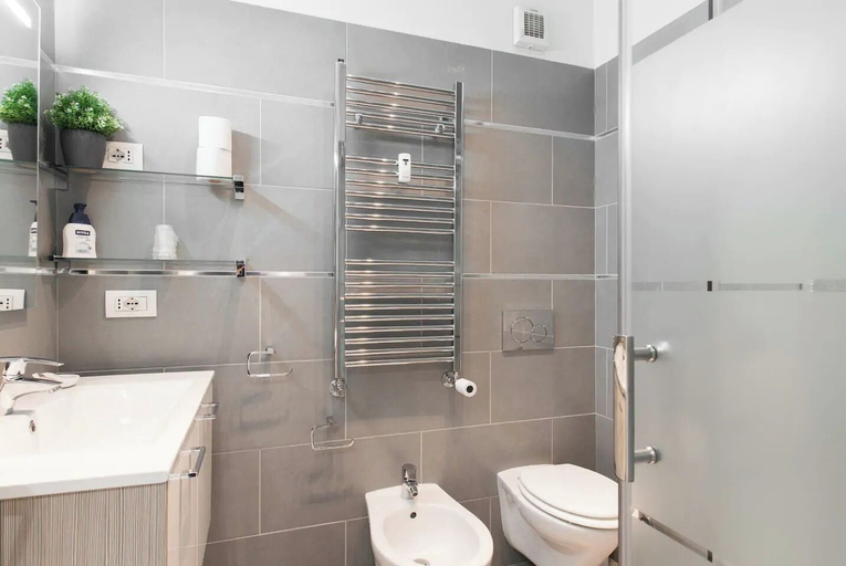 Bathroom 3, Attico con vista Ciampino Roma, Roma