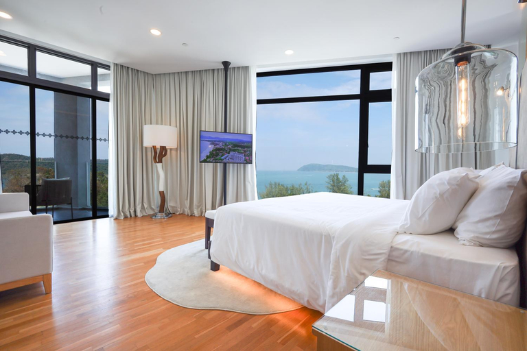 Bedroom 12