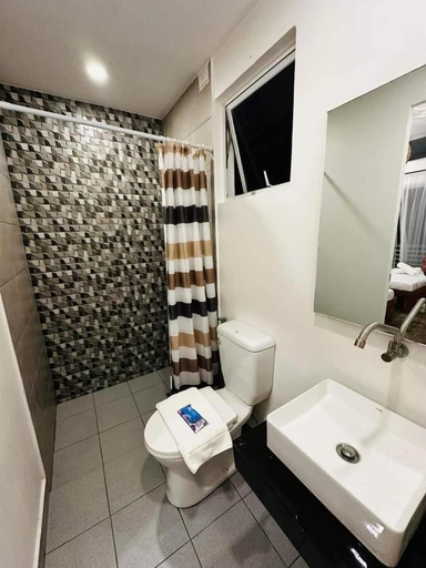 Bathroom 3, Mandala Beach Cebu by Hiverooms, Daanbantayan