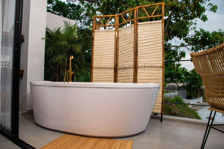 Bathroom 3, Santuario Luxury Ecohotel, Quebradanegra