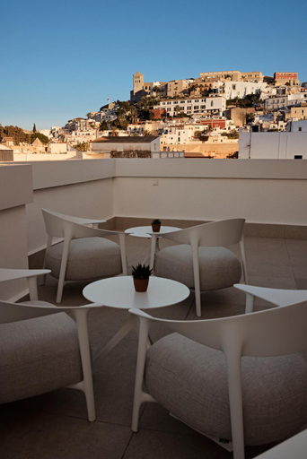 Food & Drinks 5, Apartamentos Los Robles, Baleares