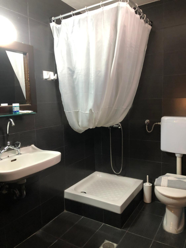 Bathroom 2, Rethymno House, Crete