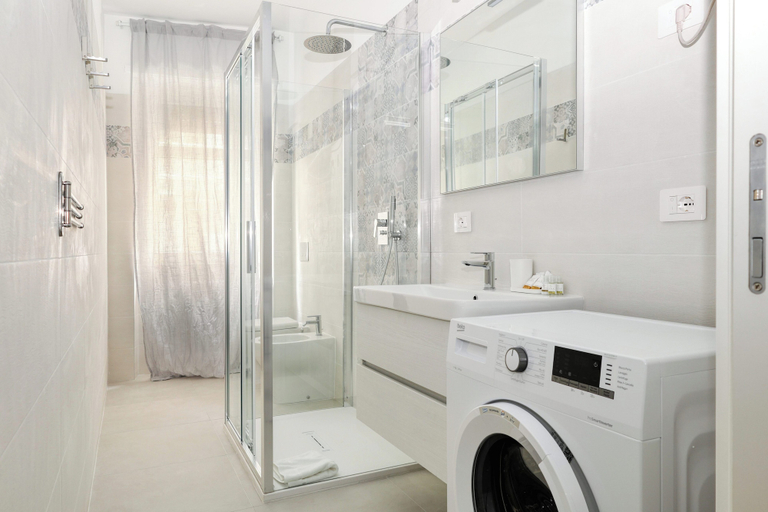 Bathroom, JOIVY Charming 2BR Flat near City Life, Milano