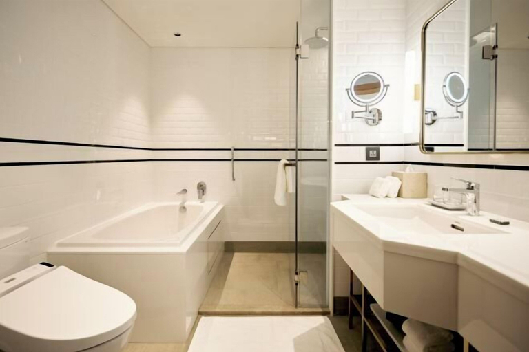 Bathroom 14