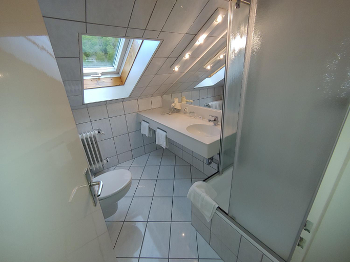 Bathroom 3, Hotel Adler, Reutlingen