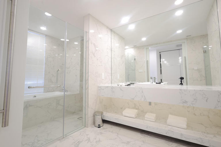Bathroom 26