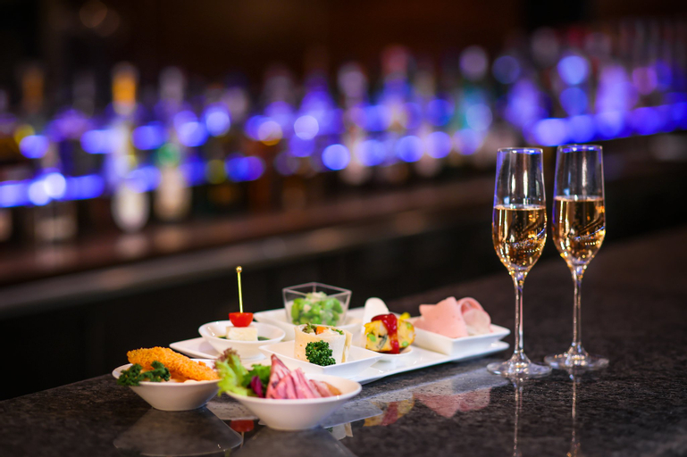 Food & Drinks