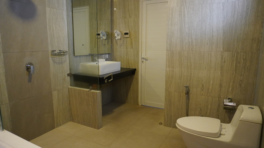 Bathroom 5, Vila Dalia Puncak N2/22, Cianjur