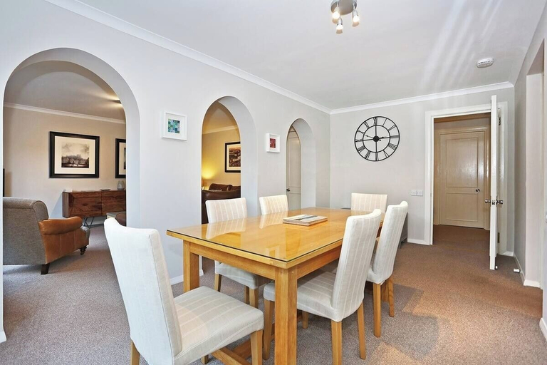 Others 4, Stylish Apt next to Dean Village, Edinburgh