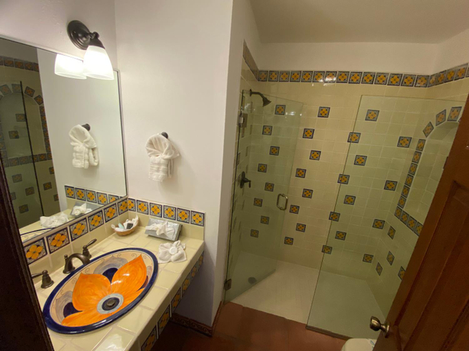 Bathroom 5, HACIENDA BAJAMAR GOLF RESORT, Ensenada