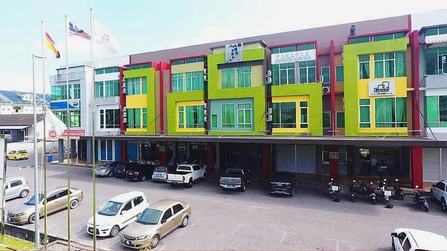 Exterior & Views