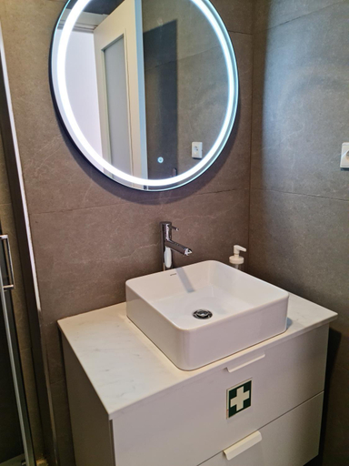 Bathroom 2, Campanha Studio, Porto