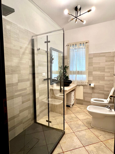 Bathroom 2, Casa Levante, Nuoro