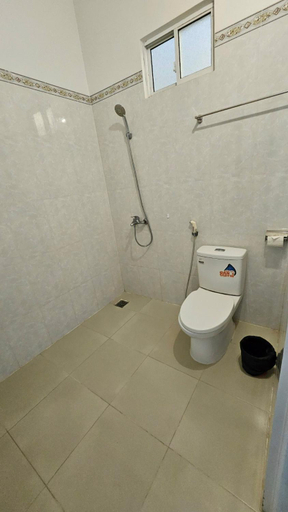 Bathroom 2, Pharos Guesthouse, Phan Thiết