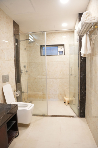 Bathroom 3, Lords Hrim Akshara Resort, Adilabad