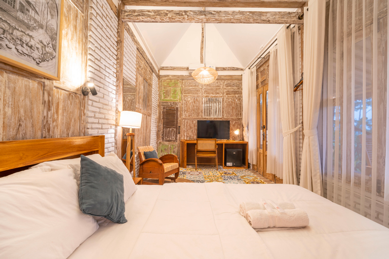 Bedroom 12