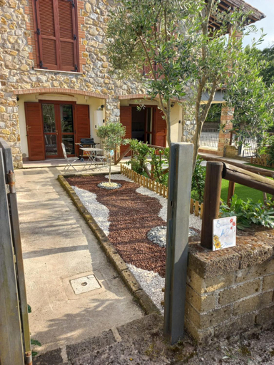 Exterior 29