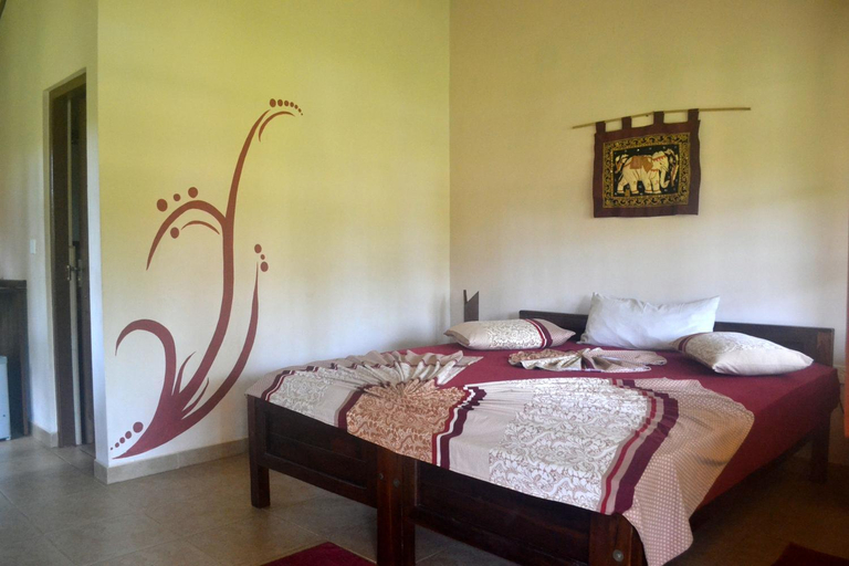 Bedroom, Puetz Travels Beach Resort, Wennappuwa