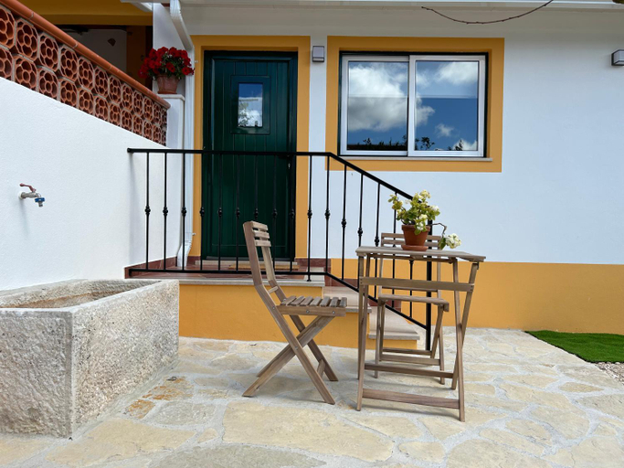 Others 4, Quinta dos Avos, Porto de Mós