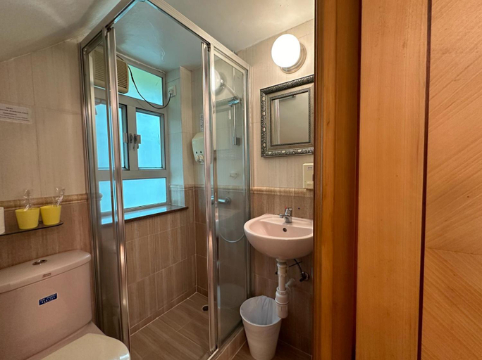Bathroom 17