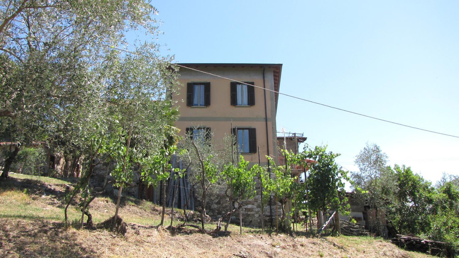 Exterior 9