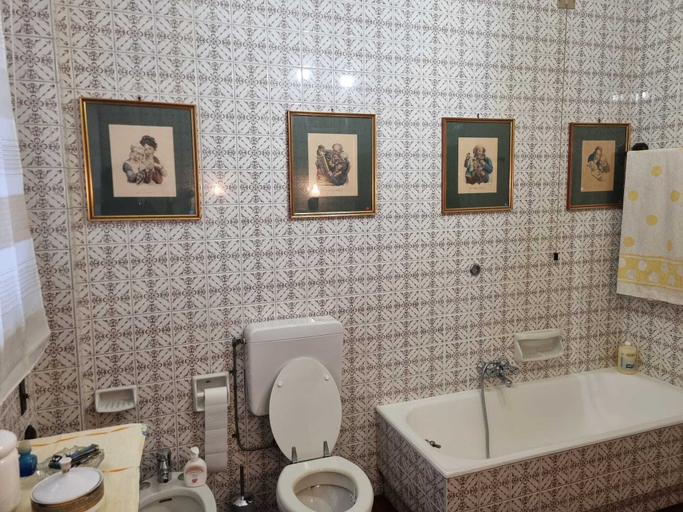 Bathroom 4, 99 Tourist House Bologna Lame 112, Bologna