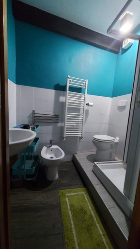 Bathroom 3, Morry's Lodge Guest House, Frosinone
