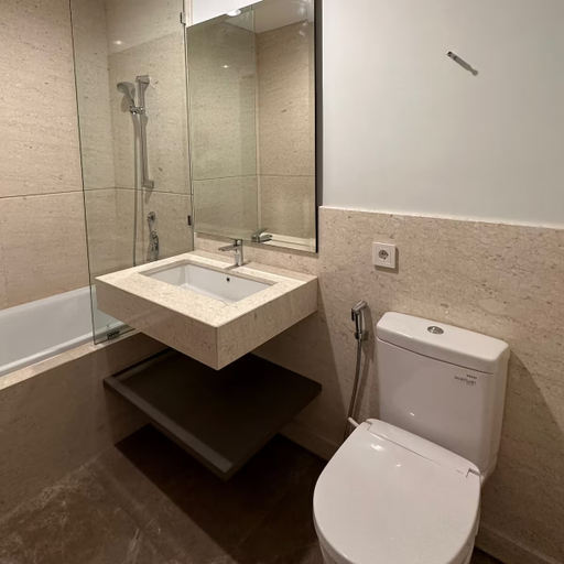 Bathroom 5, Luxurious Apartement Southgate Residence AEON Mall Tj Barat, South Jakarta