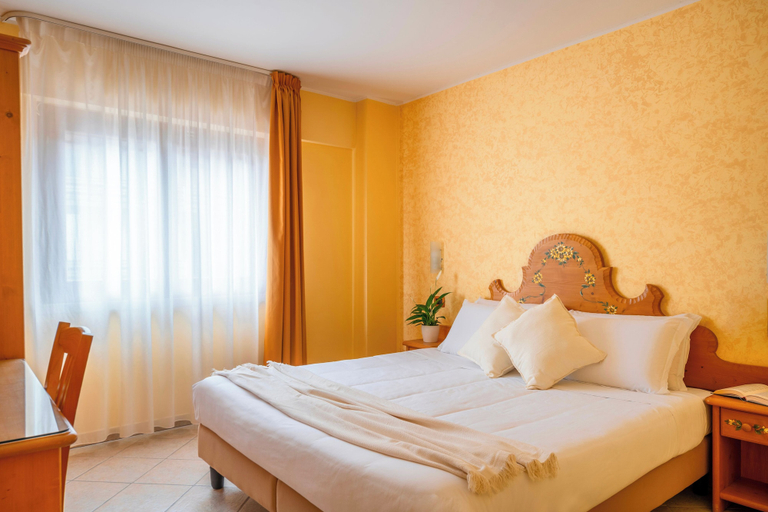 Bedroom 2, Hotel Tiffany's, L'Aquila