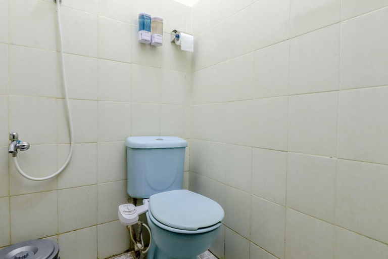 Bathroom 10