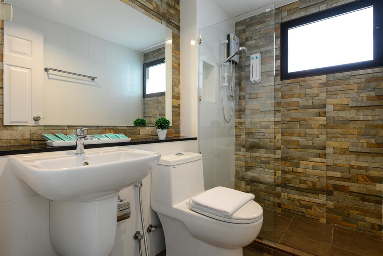 Bathroom 11