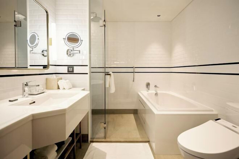 Bathroom 10