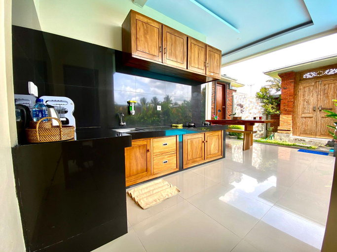 Dining Room 5