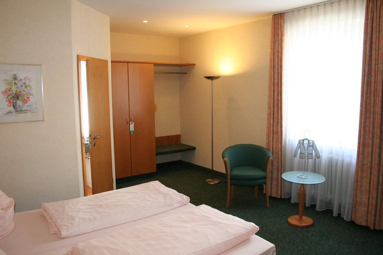 Bedroom 28