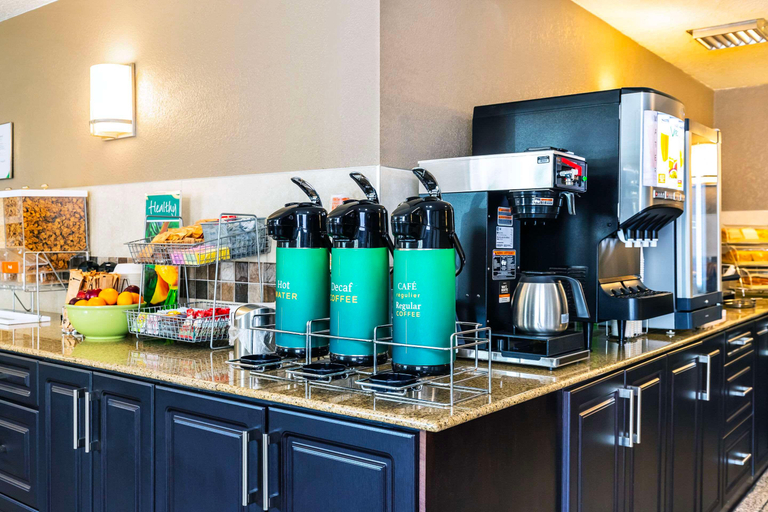 Food & Drinks 5, Quality Inn and Suites, Division No. 9