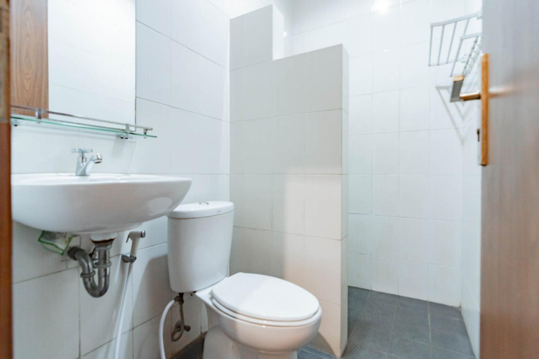 Bathroom 8