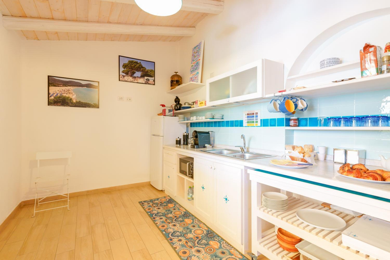 Food & Drinks 5, B&B Villamarina42, Cagliari