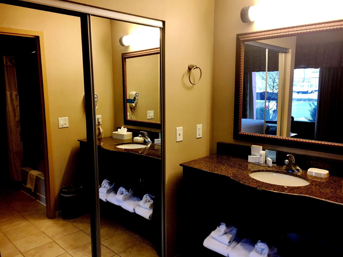 Bathroom 23