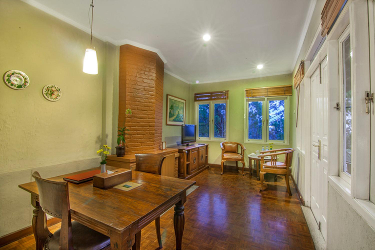 Dining Room 12