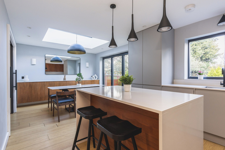 Others 5, Beautiful Flat in Acton, London
